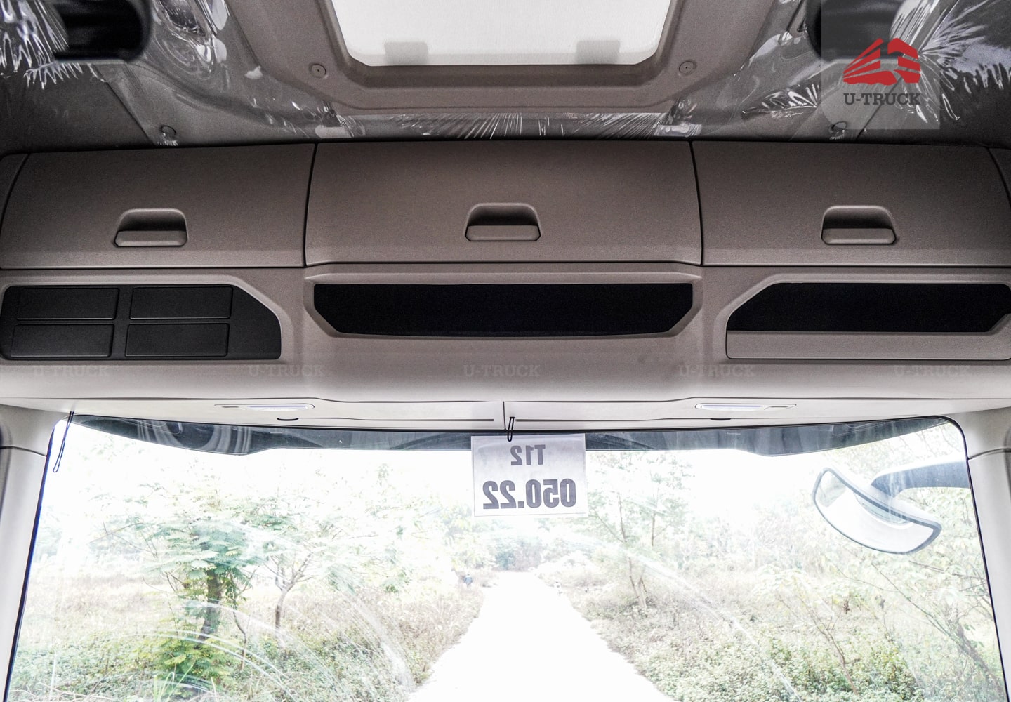 Howo MAX 400 8×4 Cargo Truck-Tarpaulin Frame 9.7M