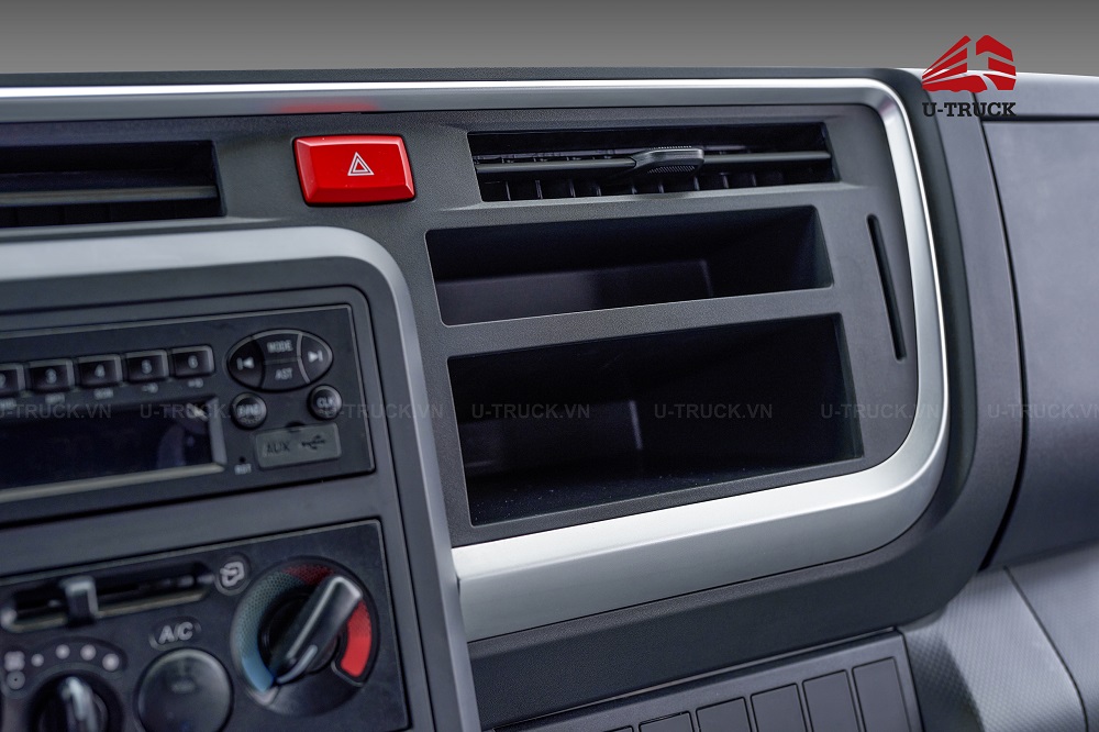 JAC N800 PLUS E5 – Box Cargo Truck