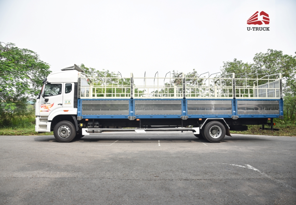 Howo NX 4×2 Cargo Truck-Tarpaulin Frame 9.8M