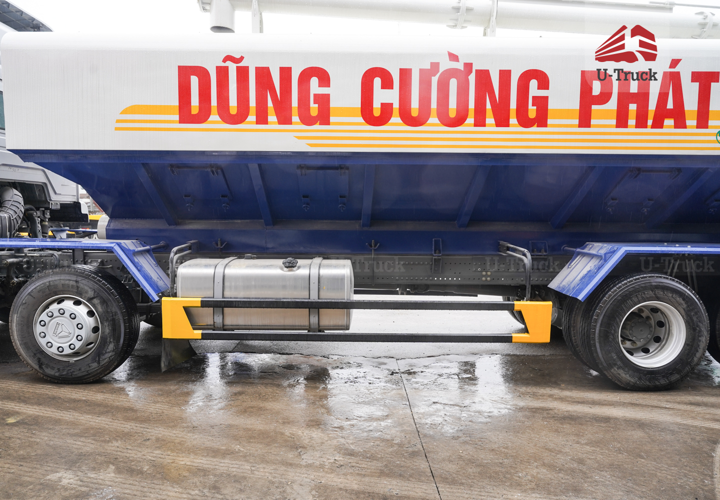 Howo NX 8×4 Feed Tanker Truck – 26m³