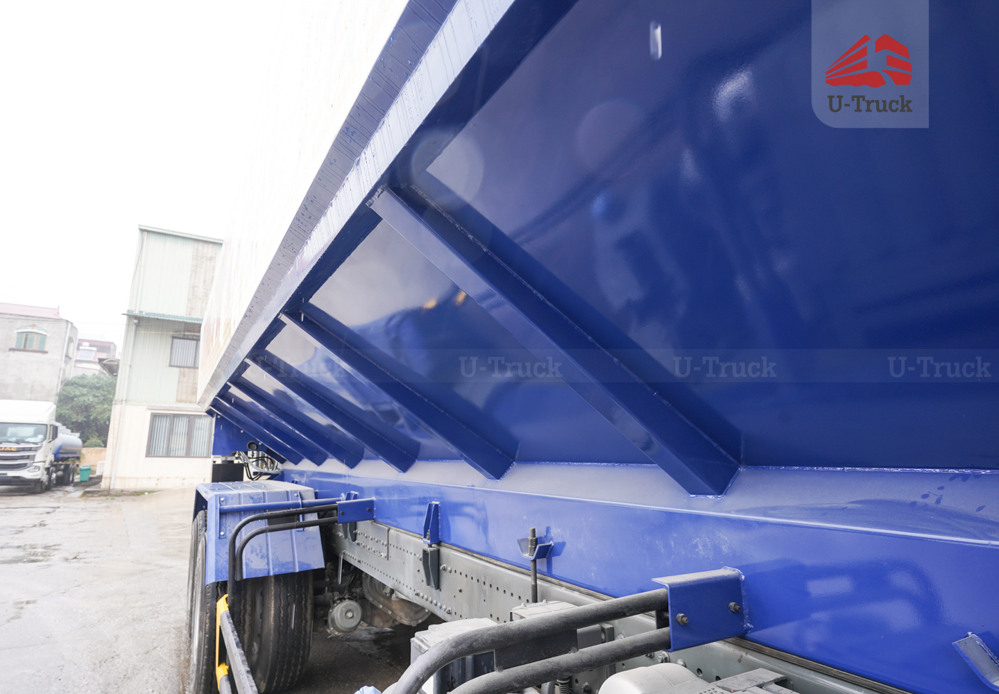 Howo NX 8×4 Feed Tanker Truck – 26m³