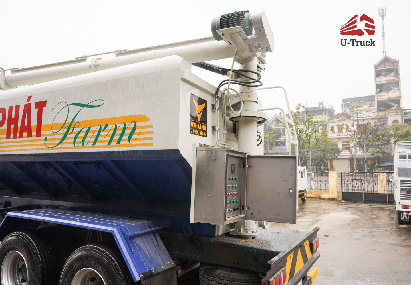 Howo NX 8×4 Feed Tanker Truck – 26m³