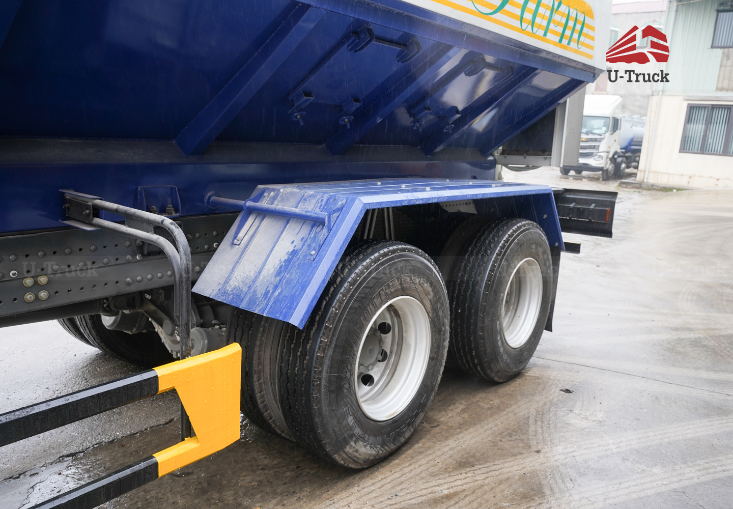 Howo NX 8×4 Feed Tanker Truck – 26m³