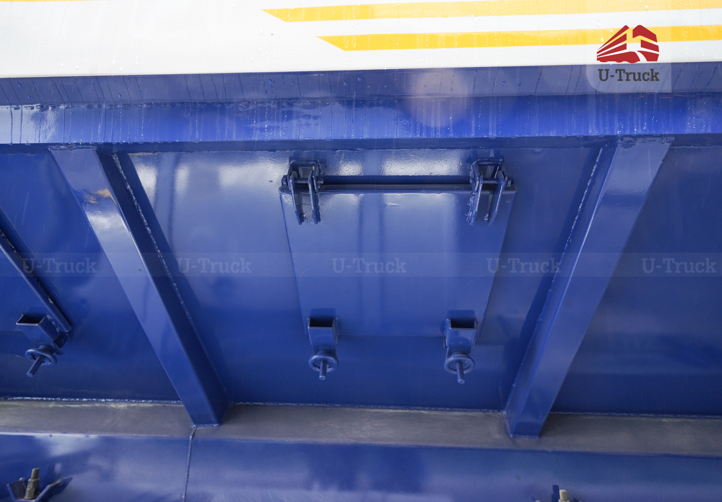 Howo NX 8×4 Feed Tanker Truck – 26m³