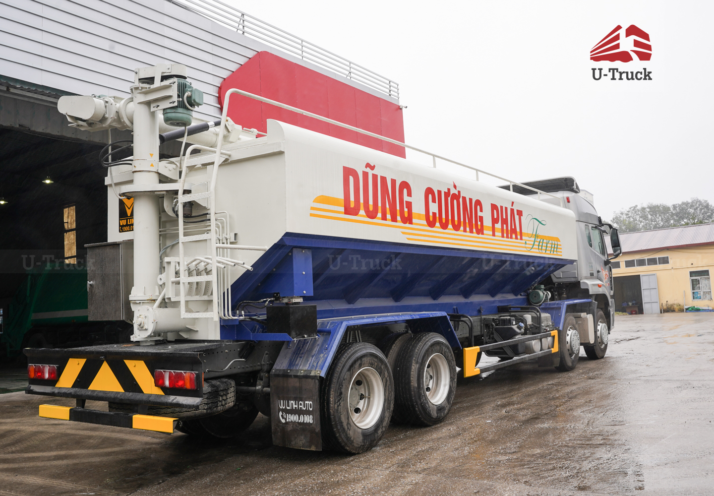 Howo NX 8×4 Feed Tanker Truck – 26m³