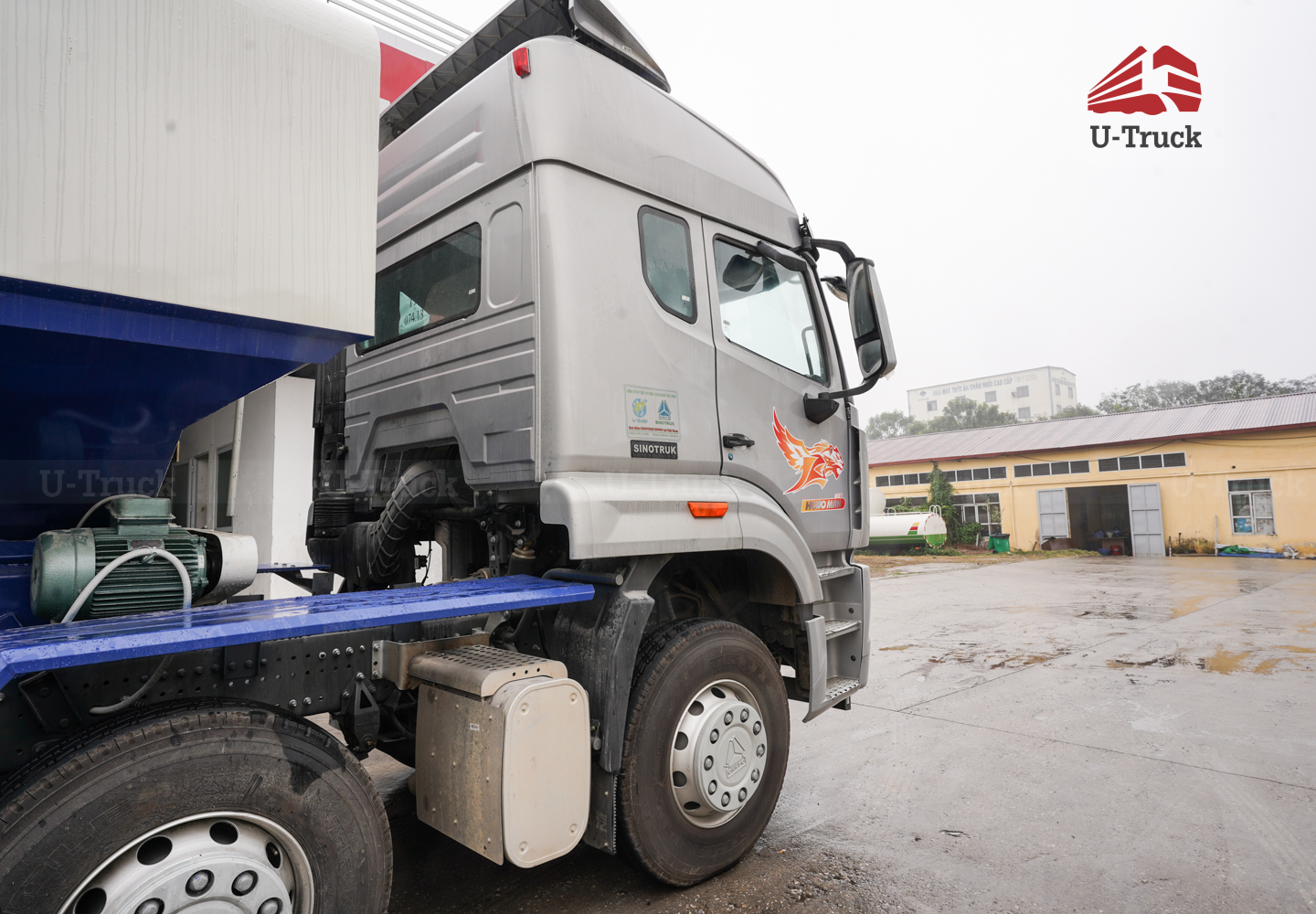Howo NX 8×4 Feed Tanker Truck – 26m³