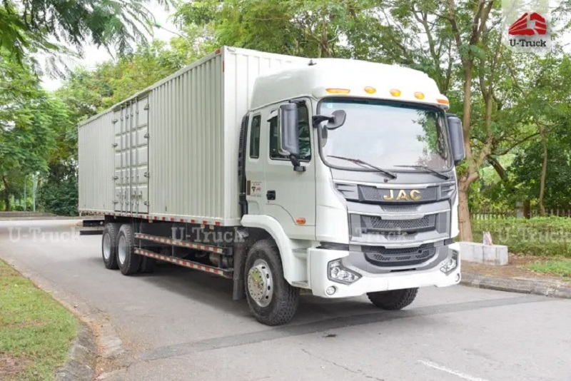 Dòng xe tải 12, 13 tấn được sử dụng phổ biến hiện nay