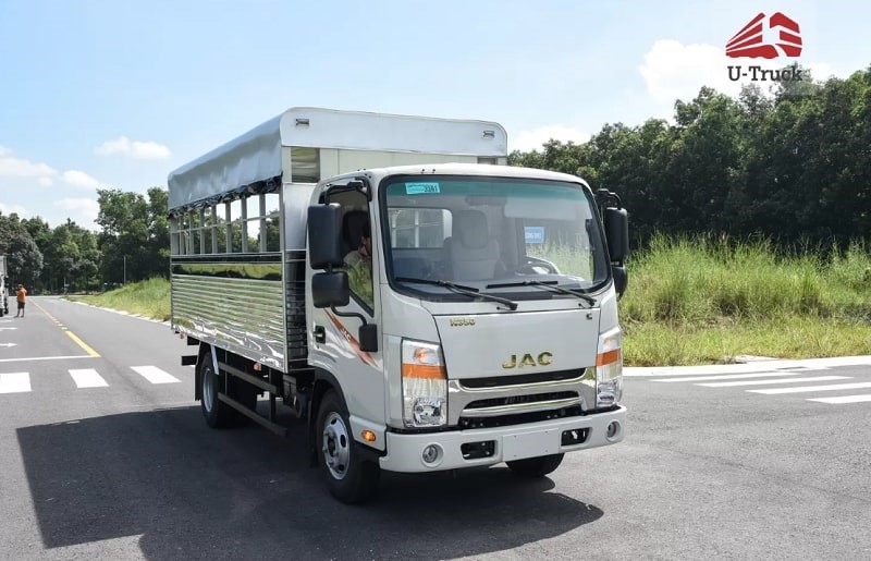 Xe tải báo hết dầu đi được bao nhiêu km là tối đa?