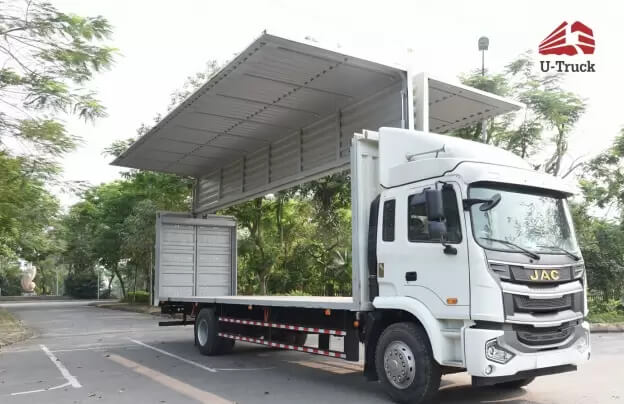 Ưu điểm của xe tải thùng cánh dơi và thủ tục mua trả góp