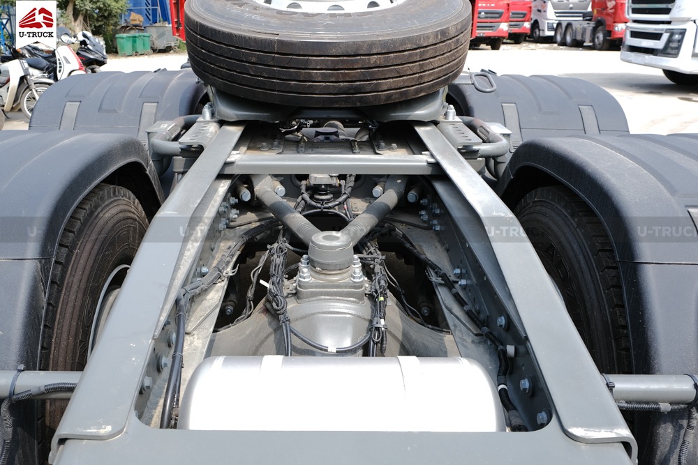 Howo TS7-E 460HP Tractor – Single Reduction Rear Axle