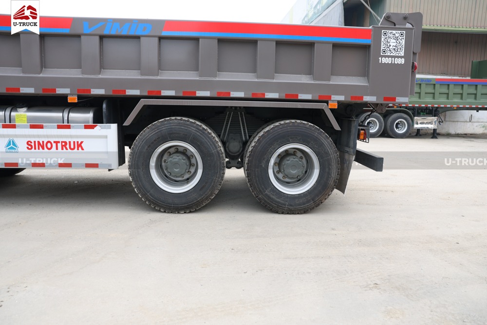 Howo V7-X 400HP 8×4 Dump Truck – Square-Shape Dump Box (8+8 mm Chassis)