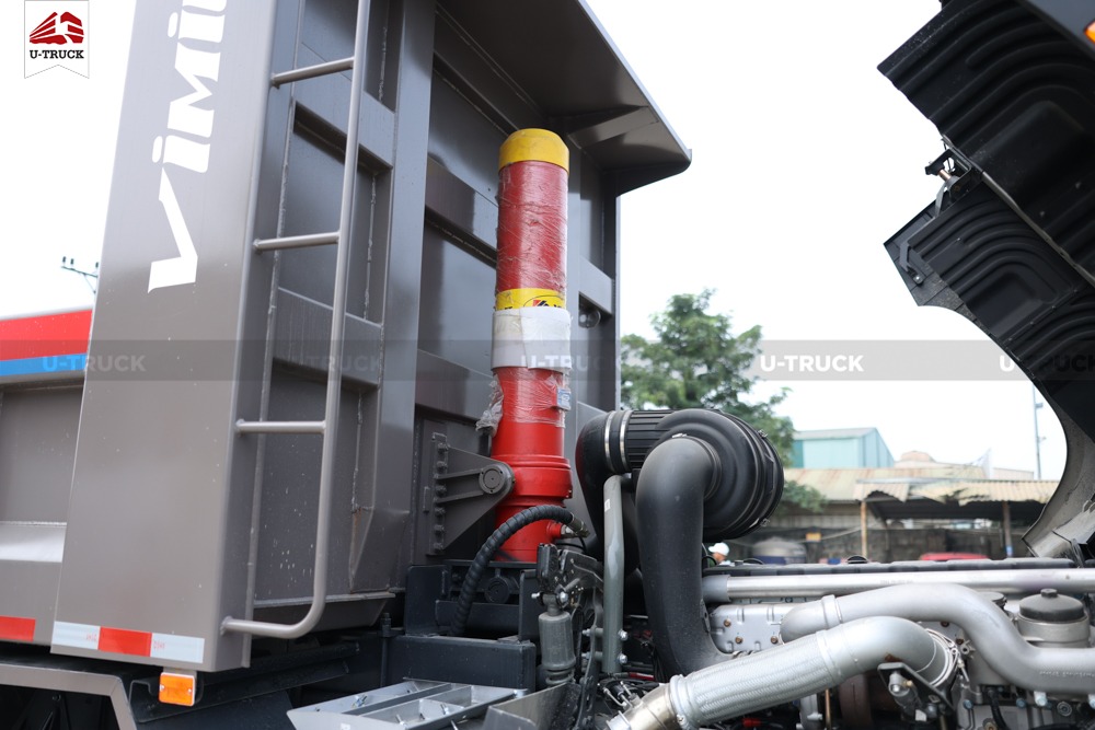 Howo V7-X 400HP 8×4 Dump Truck – Square-Shape Dump Box (8+8 mm Chassis)