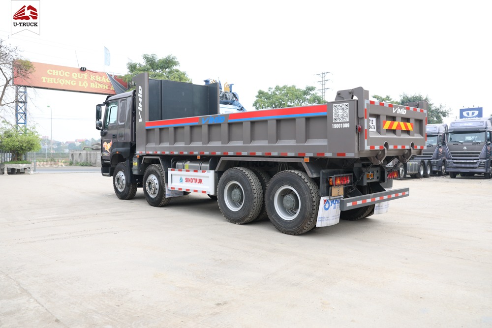 Howo V7-X 400HP 8×4 Dump Truck – Square-Shape Dump Box (8+8 mm Chassis)