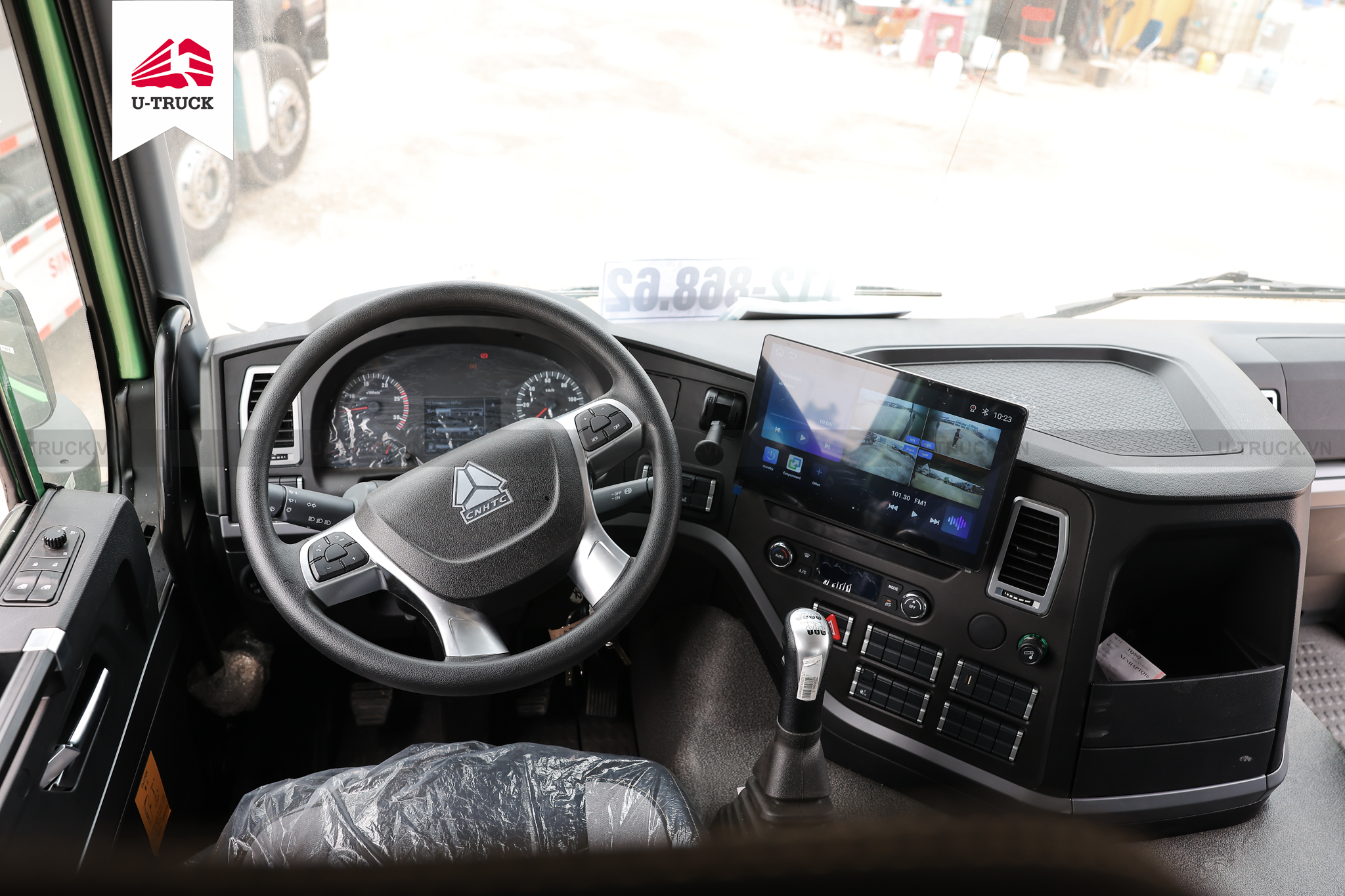 Xe ben HOWO V7X 380 8X4 Thùng đúc 4.77 (SS 8+8)