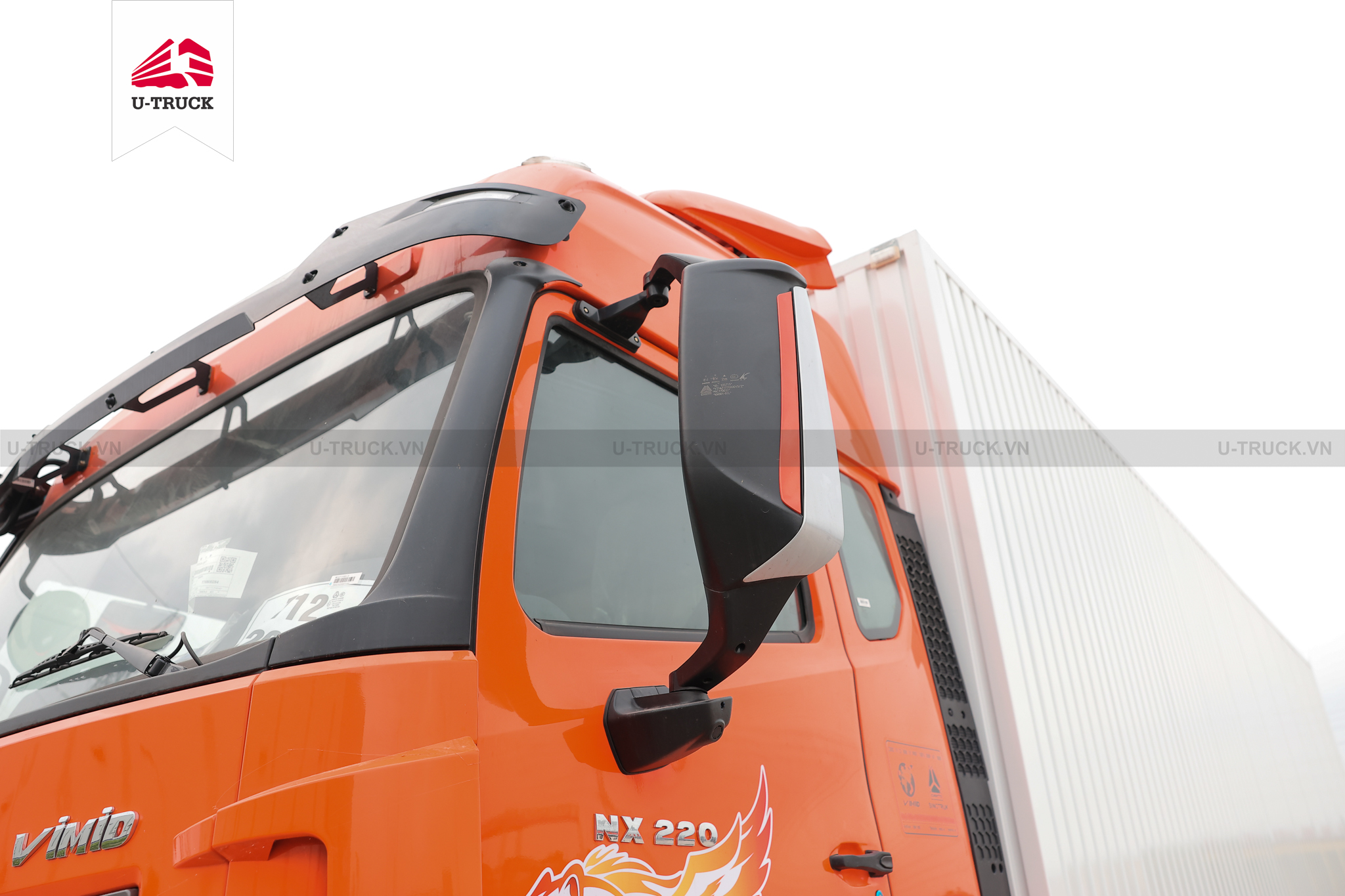 Howo NX 220 4×2 Cargo Truck – Container with 3 Side Doors 9M9