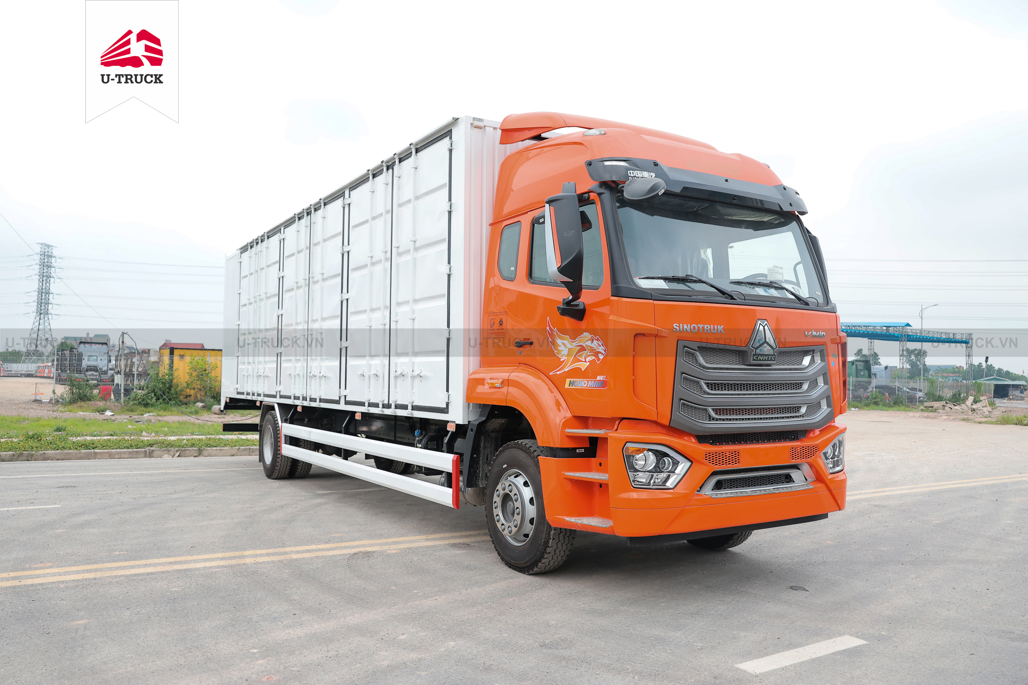 Howo NX 220 4×2 Cargo Truck – Container with 3 Side Doors 9M9