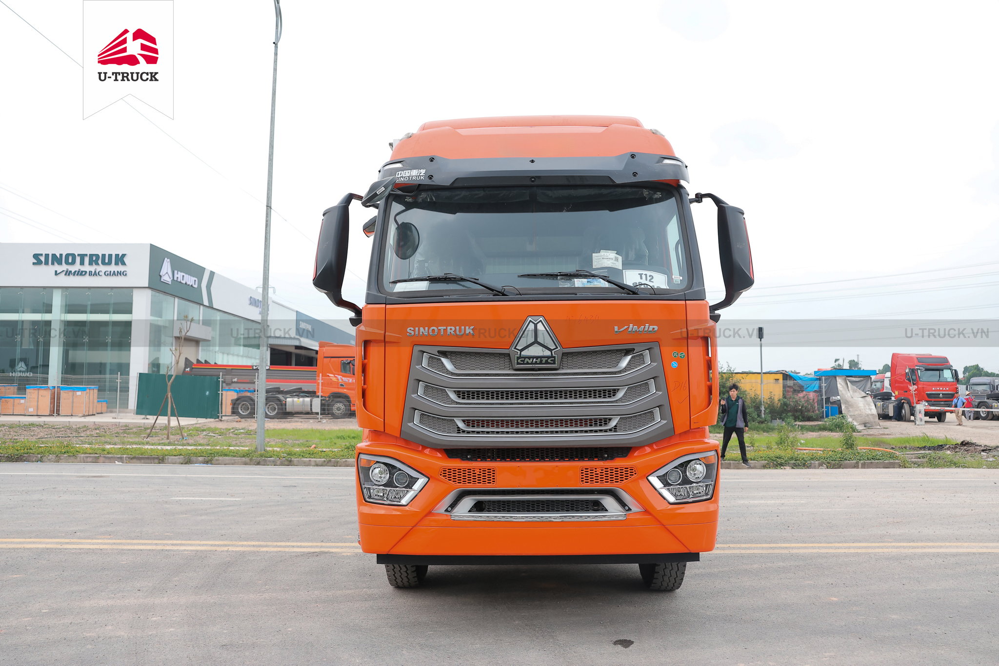 Howo NX 220 4×2 Cargo Truck – Container with 3 Side Doors 9M9