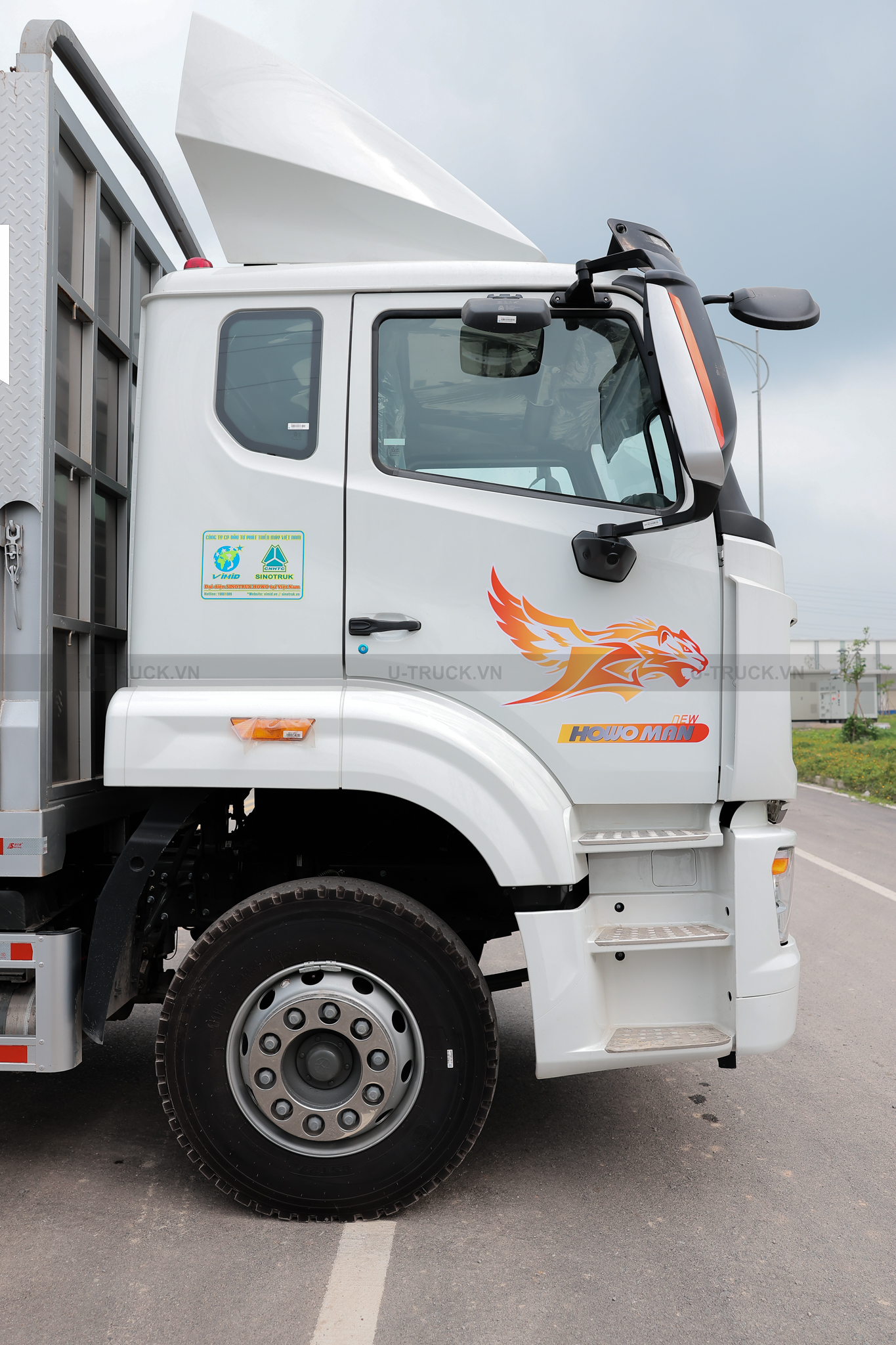 Howo NX220 4×2 Cargo Truck – Tarpaulin Frame 7.6m (Imported)