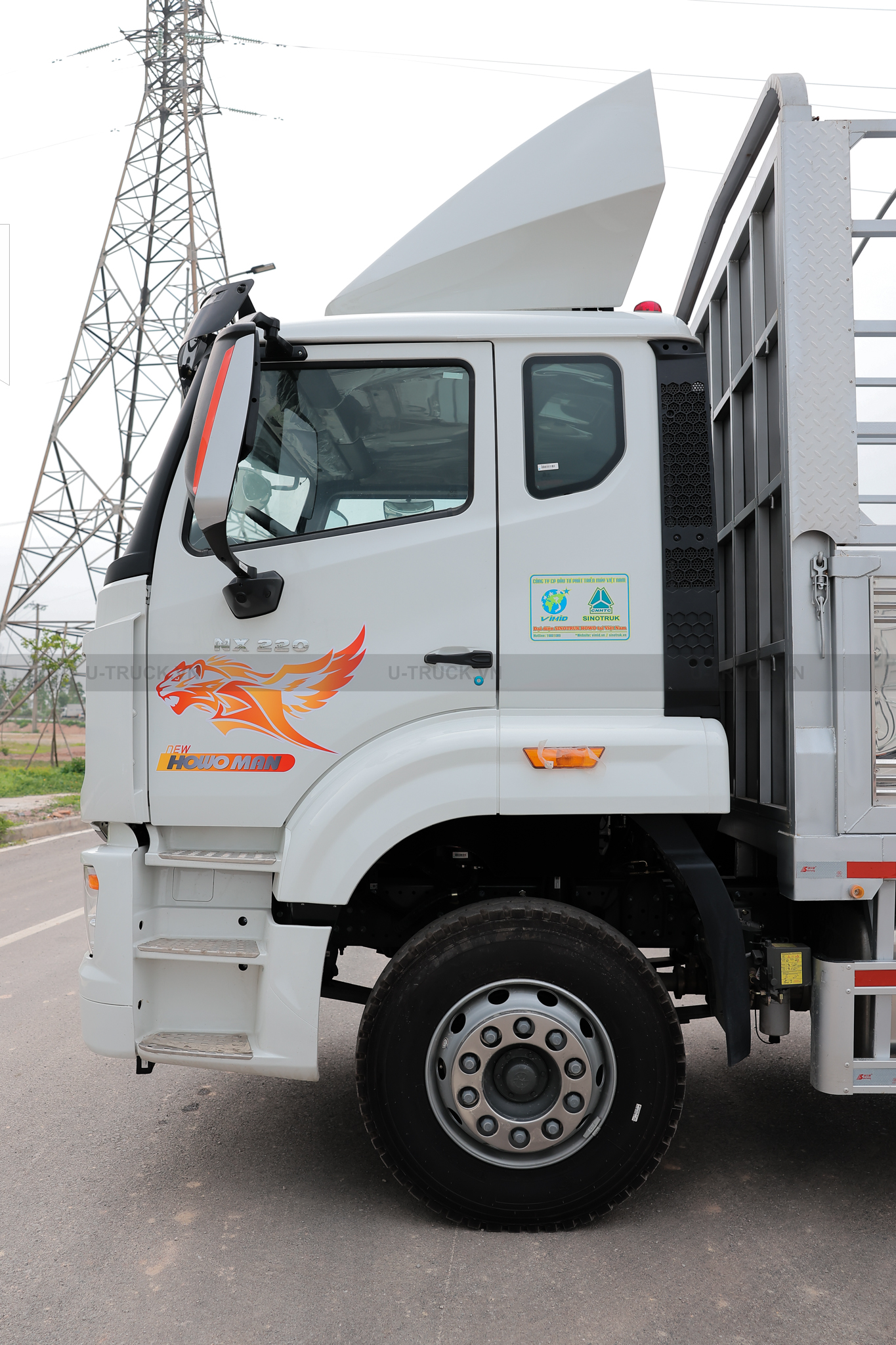 Howo NX220 4×2 Cargo Truck – Tarpaulin Frame 7.6m (Imported)