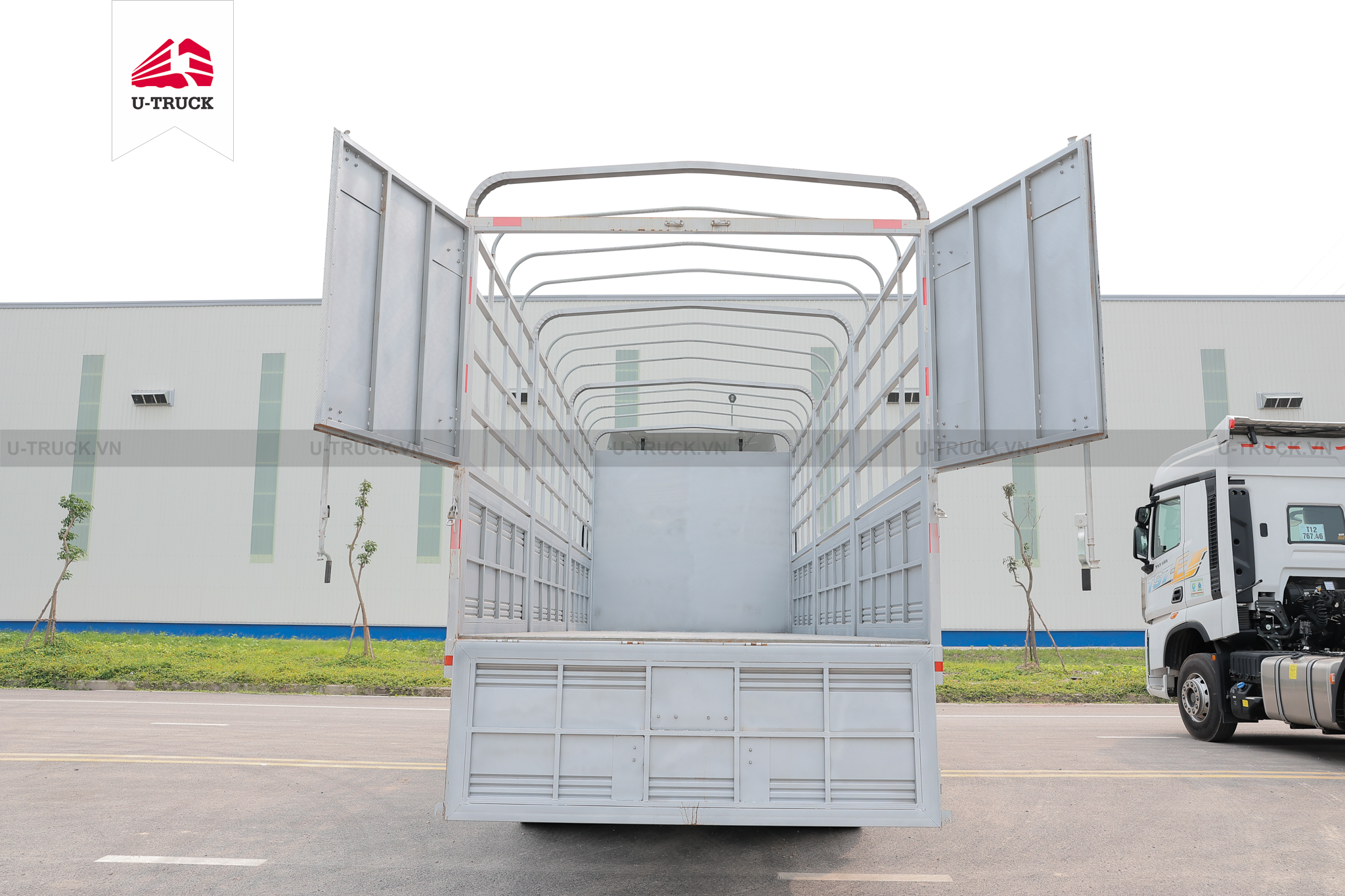 Howo NX220 4×2 Cargo Truck – Tarpaulin Frame 7.6m (Imported)