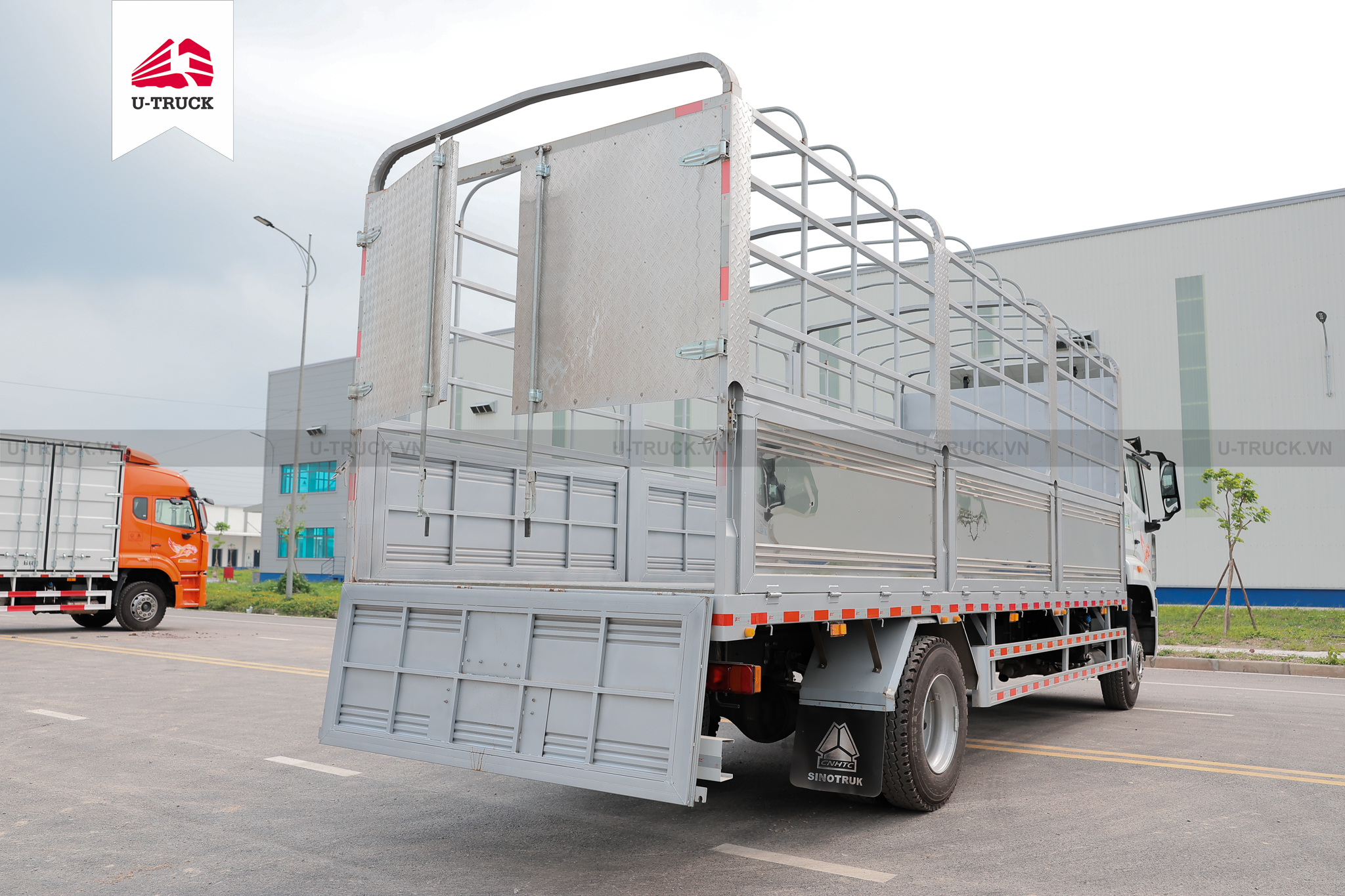 Howo NX220 4×2 Cargo Truck – Tarpaulin Frame 7.6m (Imported)