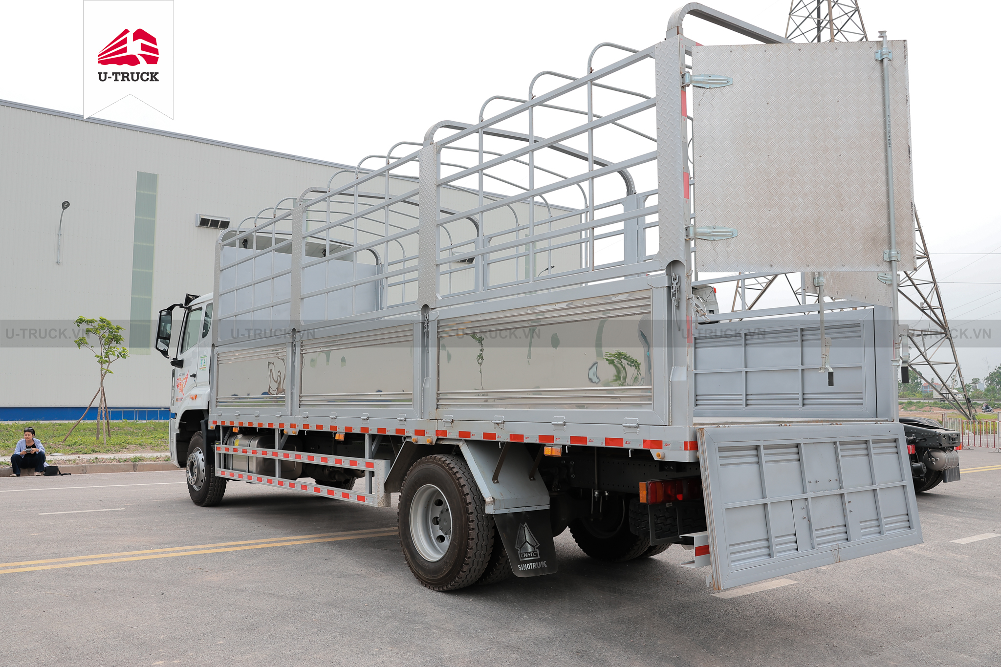 Howo NX220 4×2 Cargo Truck – Tarpaulin Frame 7.6m (Imported)