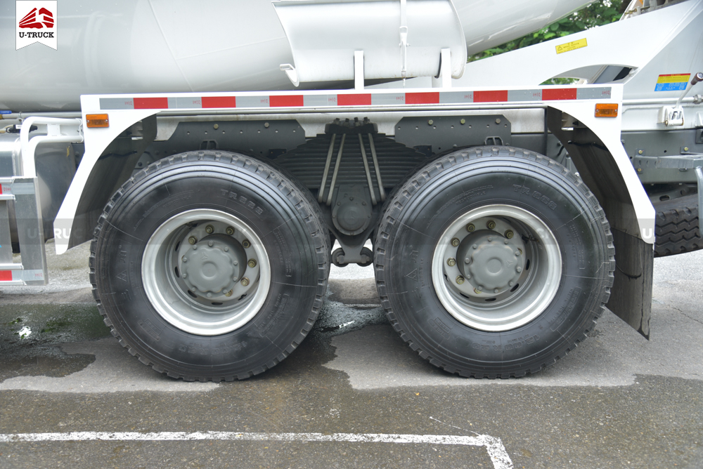 Howo V7X 380HP 12m³ Concrete Mixer Truck