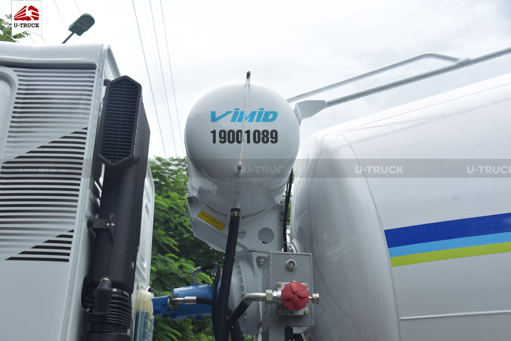 Howo V7X 380HP 12m³ Concrete Mixer Truck