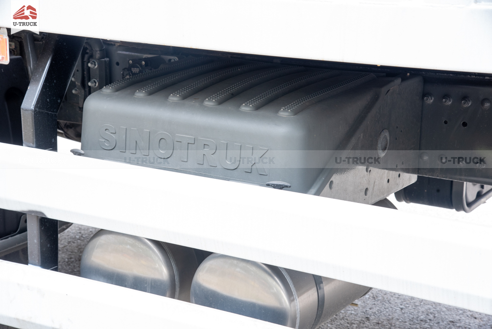 Xe tải HOWO MAX 280 6X2 Thùng kín 3 CH 9M9