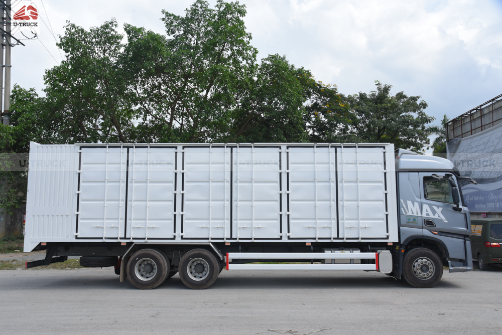 Xe tải HOWO MAX 280 6X2 Thùng kín 3 CH 9M9