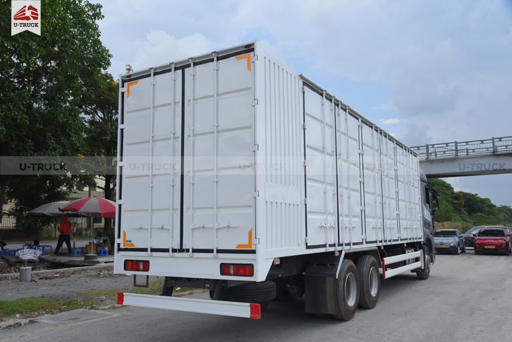 Xe tải HOWO MAX 280 6X2 Thùng kín 3 CH 9M9
