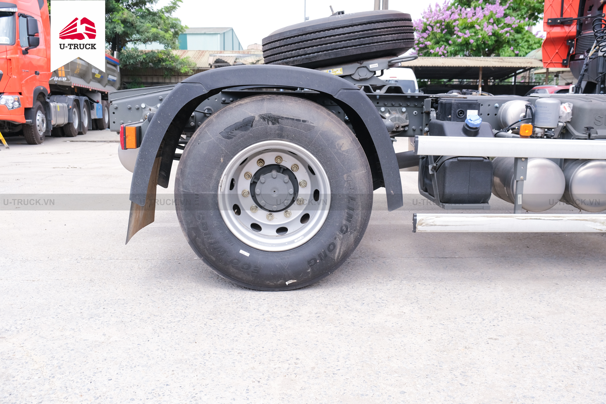 Howo NX 280 Tractor– Single Reduction Axle