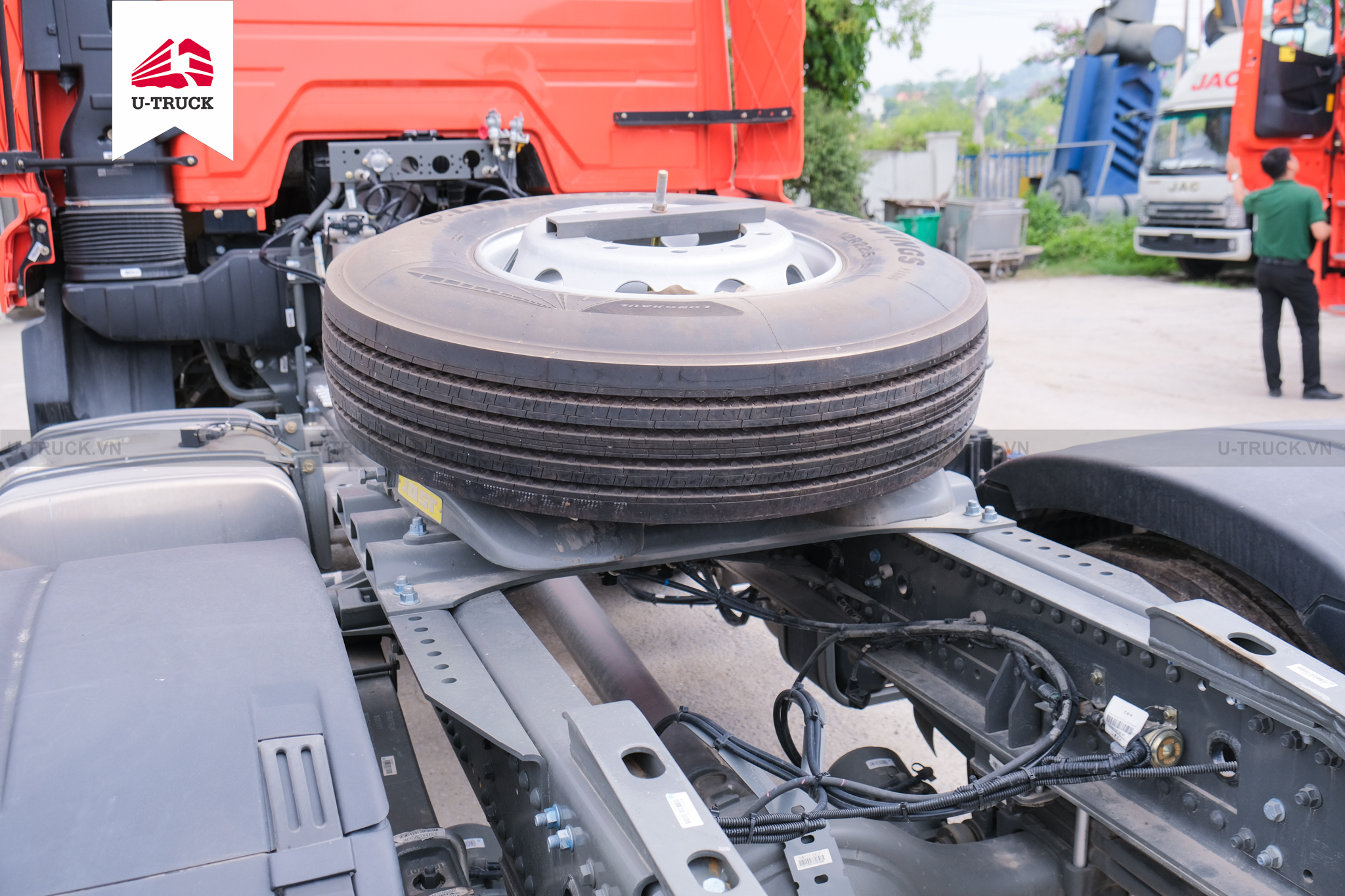 Howo NX 280 Tractor– Single Reduction Axle