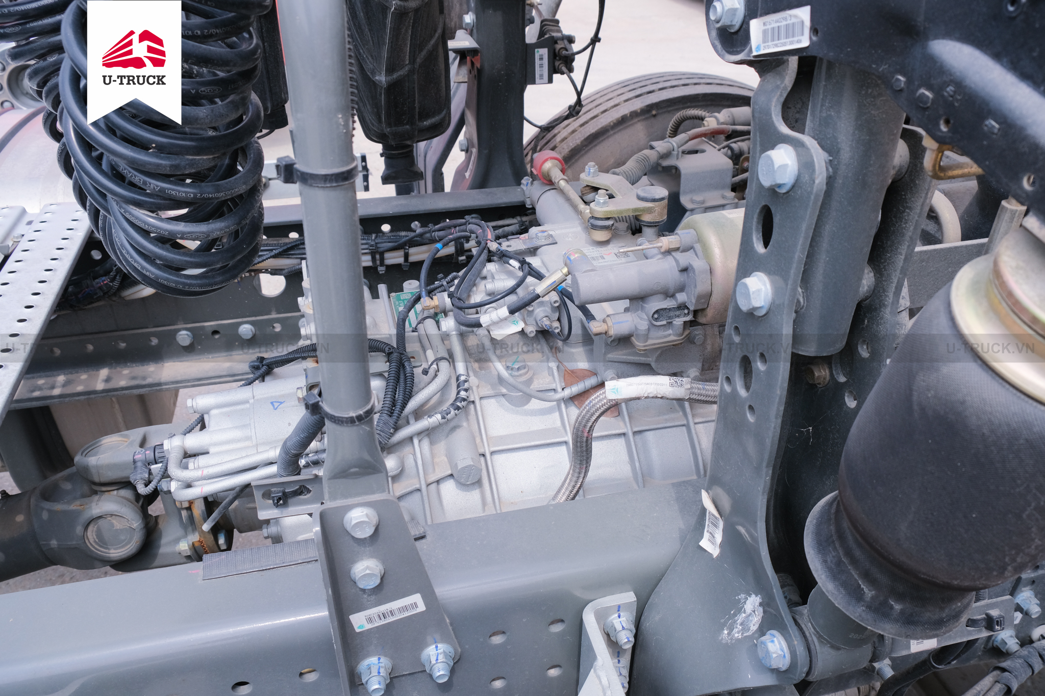 Howo NX 280 Tractor– Single Reduction Axle