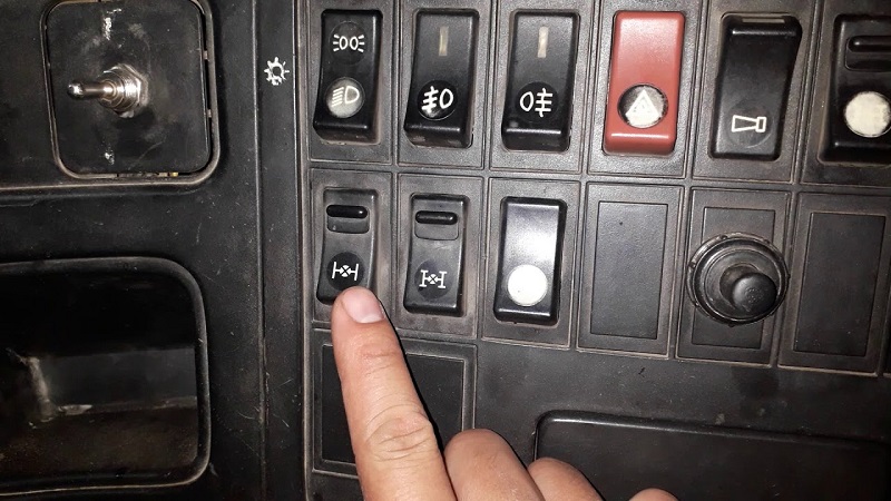 các công tắc trên xe Howo