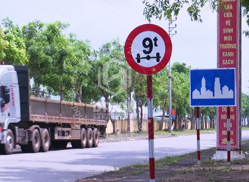 Biển cấm tải trọng trục xe P.116
