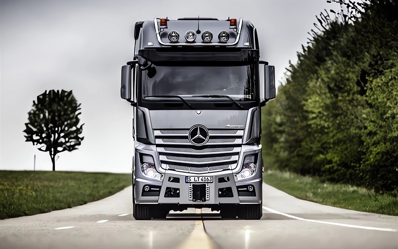 Xe tải Mercedes Benz
