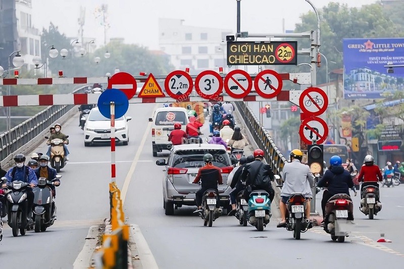 Chiều cao giới hạn khổ đường bộ