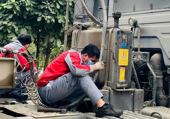 Nên nhờ tới các thợ có tay nghề để sửa chữa
