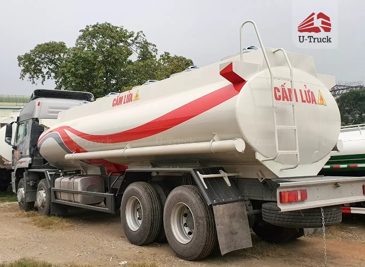 Xe chở xăng dầu có dây xích