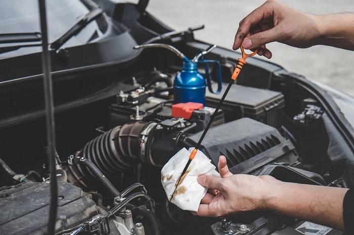 Kiểm tra hệ thống nhiên liệu khi xe bị khó khăn trong việc tăng tốc
