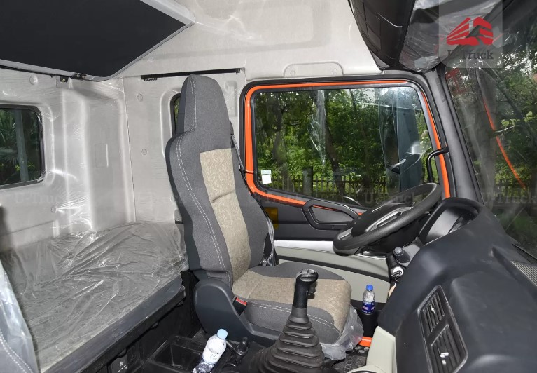 Cabin xe đầu kéo Howo